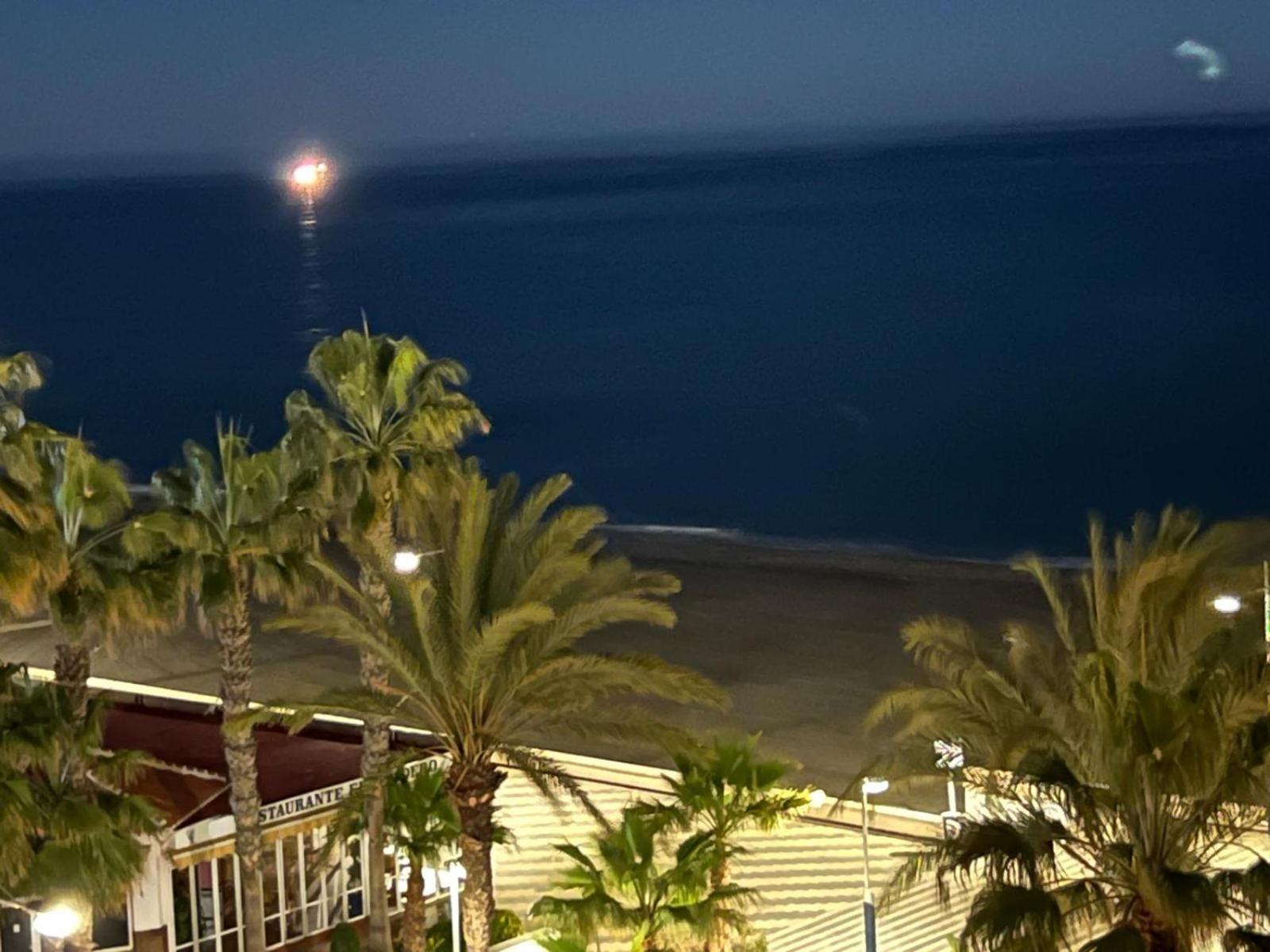 Estudio Mar En Calma, Primera Linea De Playa Con Vistas Al Mar Torrox Εξωτερικό φωτογραφία